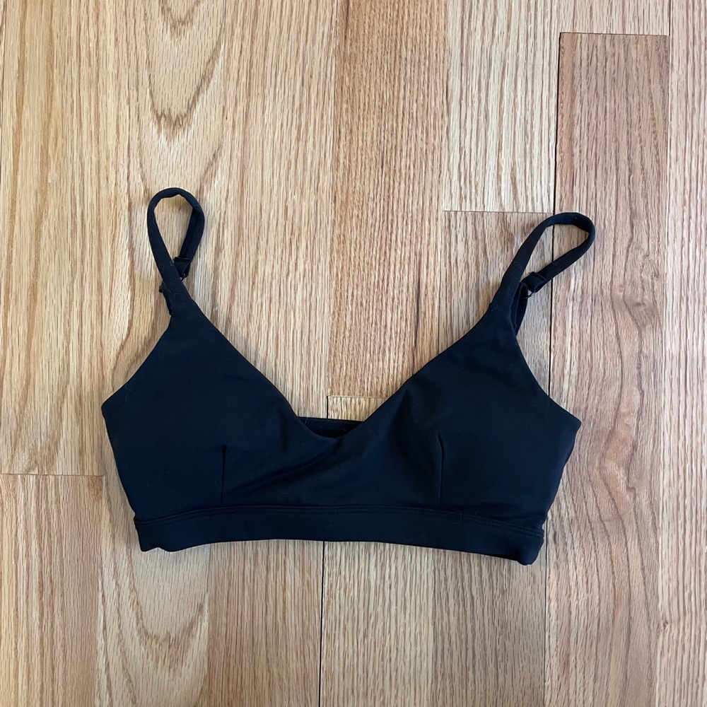 Black Vitaly V Neck Sports Bra (S)